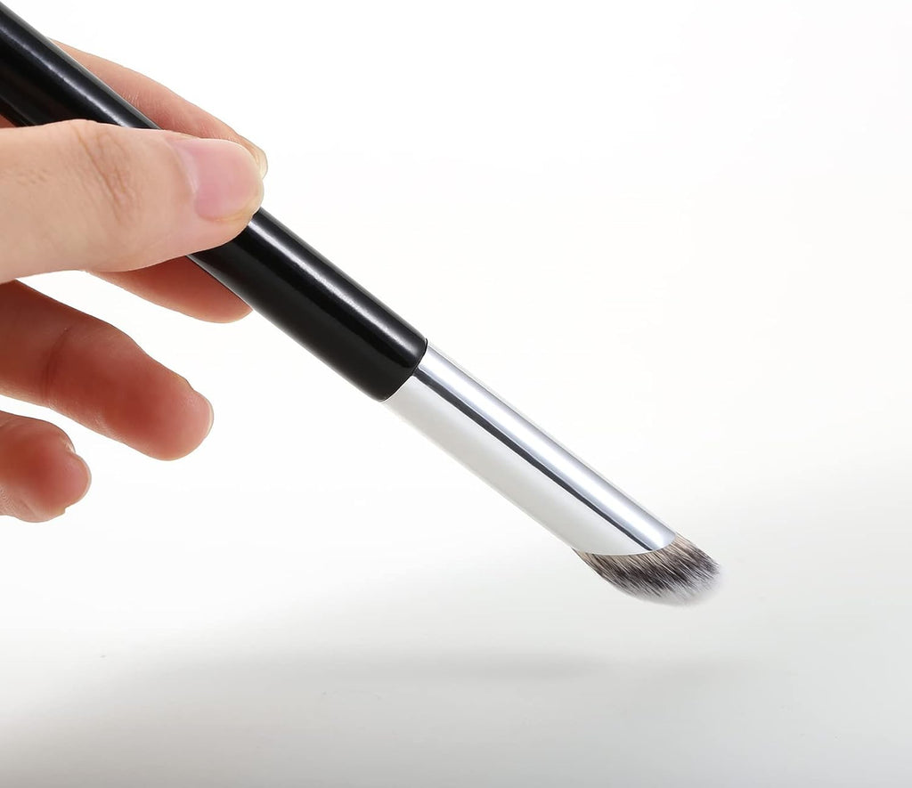 Angled Concealer Makeup Brush under Eye, Slanted Oval Top Nose Contour Brush, Professional Contour Concealer Brush for Blending Liquid, Cream or Flawless Powder Cosmetics